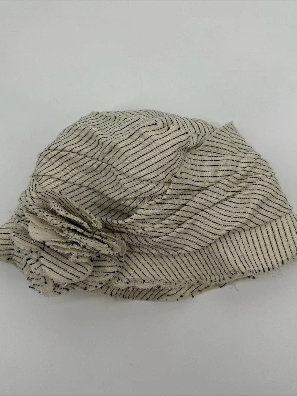 San Diego Hat Co Cream Black Stripe Cloche Cap Floral Accent Women's OSFM Y2k